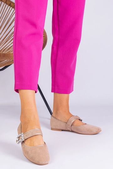 Beige Ballerinas verziert mit einer Demetra-Kristallschnalle 2