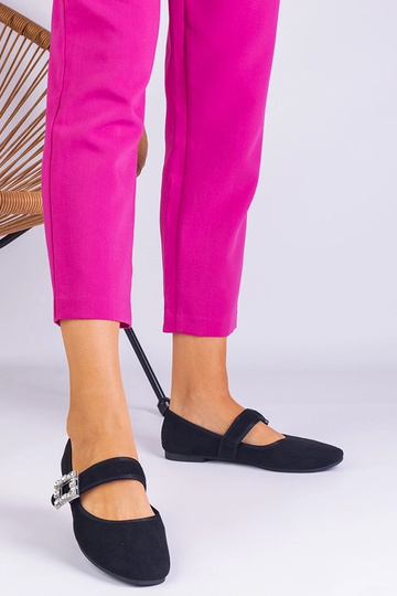 Schwarze Ballerinas... 2