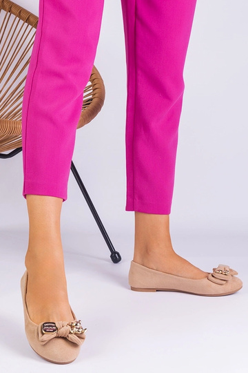 Beige klassische... 2