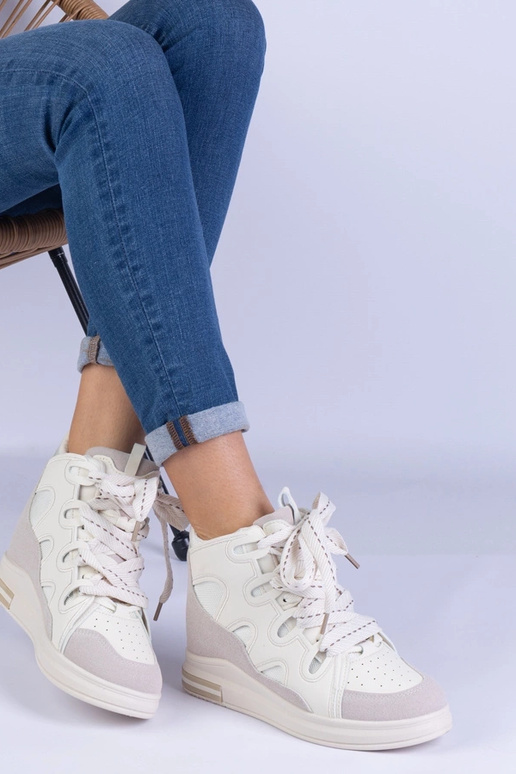 Baskets blanches pour femmes à lacets... Baskets blanches pour femmes à lacets...