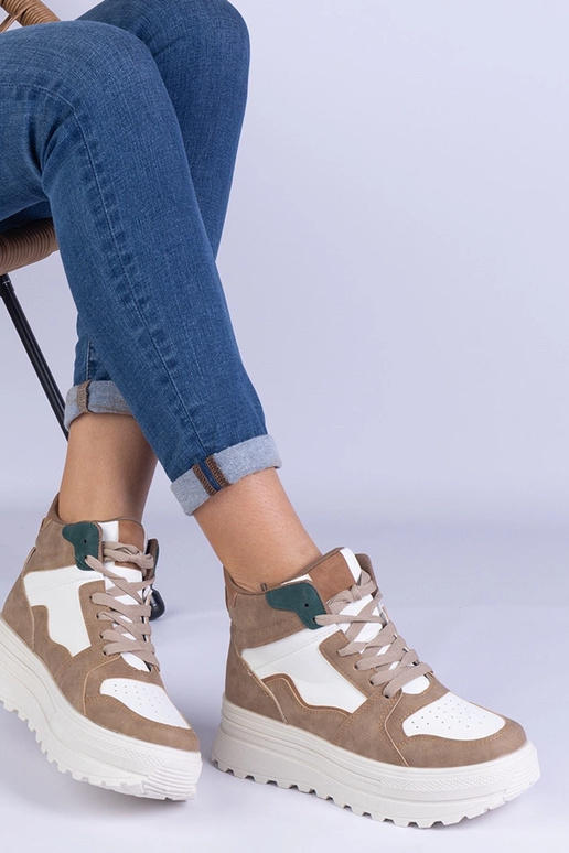 Baskets de sport beiges pour femmes... Baskets de sport beiges pour femmes...