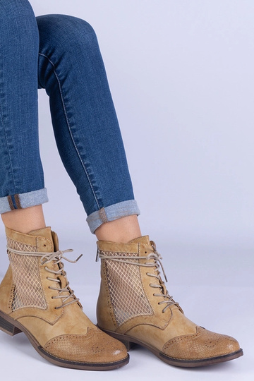 Gule gennembrudte flade...