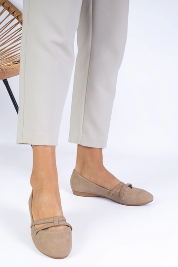 Ballerines beiges pour femmes en cuir écologique mat Baronna 2