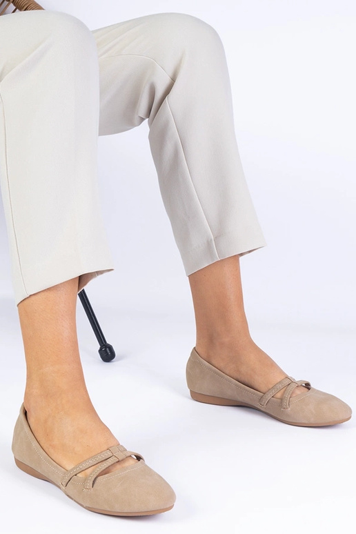 Beige dameballerinaer lavet af mat...