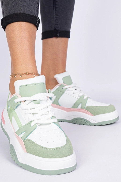 Grüne Sneakers mit dicken... Grüne Sneakers mit dicken...