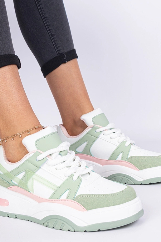 Grüne Sneakers mit dicken... Grüne Sneakers mit dicken...