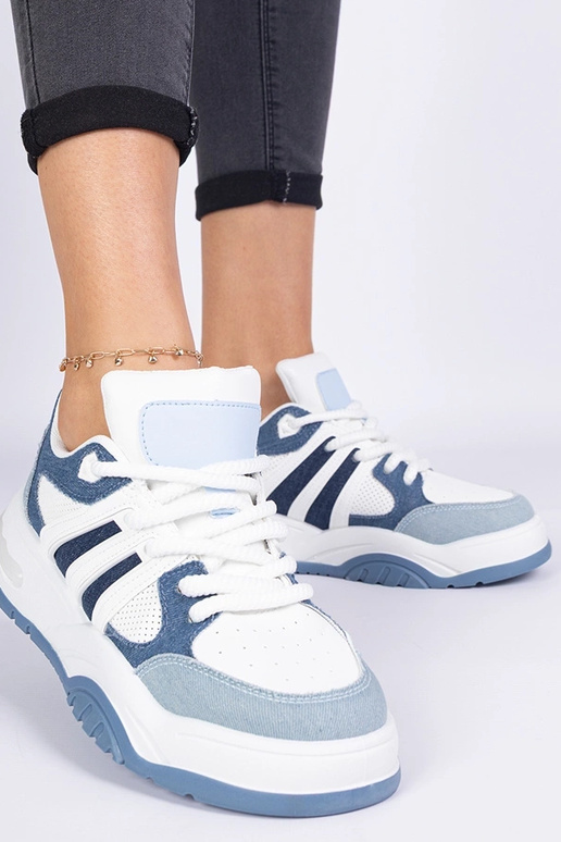 Blaue Damen-Sneakers mit massiver... Blaue Damen-Sneakers mit massiver...