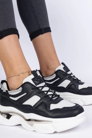 Zwarte dames sneakers...