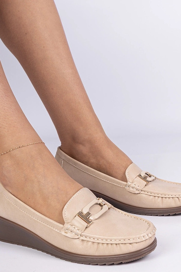 Mocassins beiges pour femmes à semelle compensée en simili cuir Kappi 2