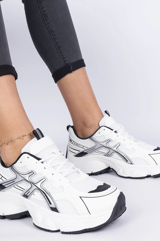 Baskets noires pour femmes sur... Baskets noires pour femmes sur...