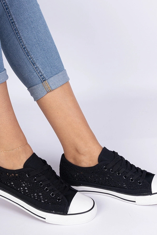 Schwarze durchbrochene... Schwarze durchbrochene...