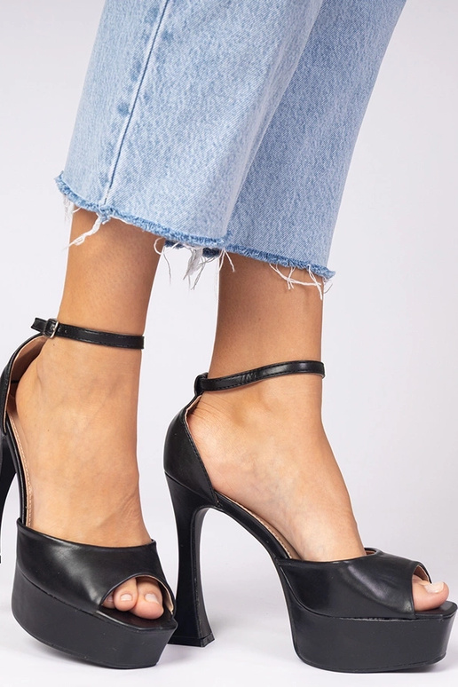 Sandales noires à talon haut Tesli Sandales noires à talon haut Tesli