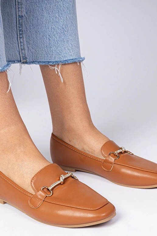 Bruine damesschoenen met versiering... Bruine damesschoenen met versiering...