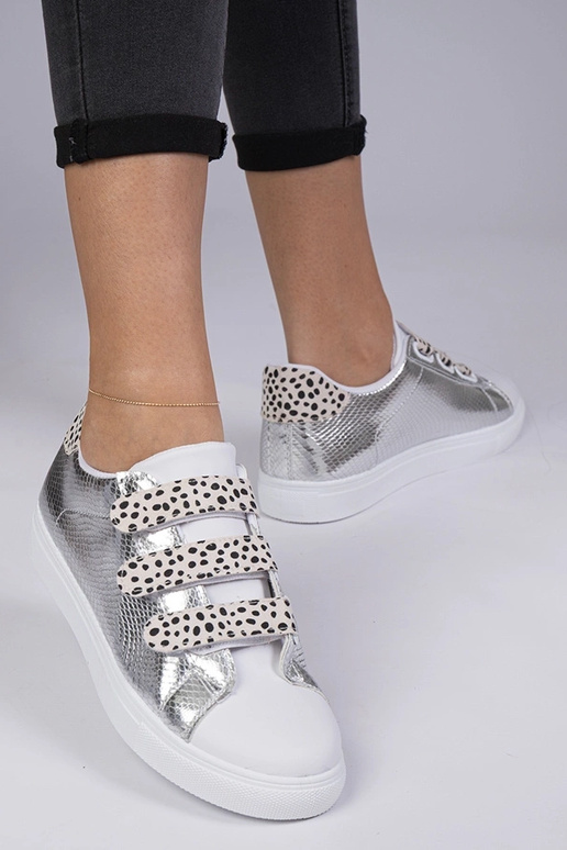 Baskets argentées avec finition... Baskets argentées avec finition...