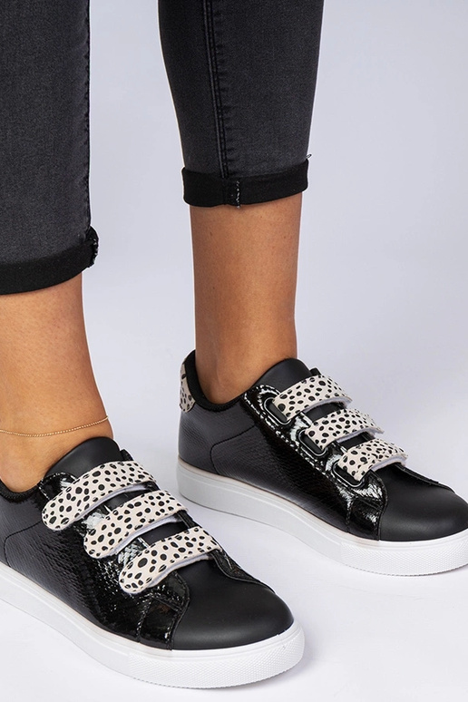 Schwarze Sneakers mit tierischem...