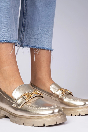 Mocassins élégants dorés en...