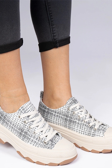 Wit-zwarte sneakers met een dikke zool Salsana