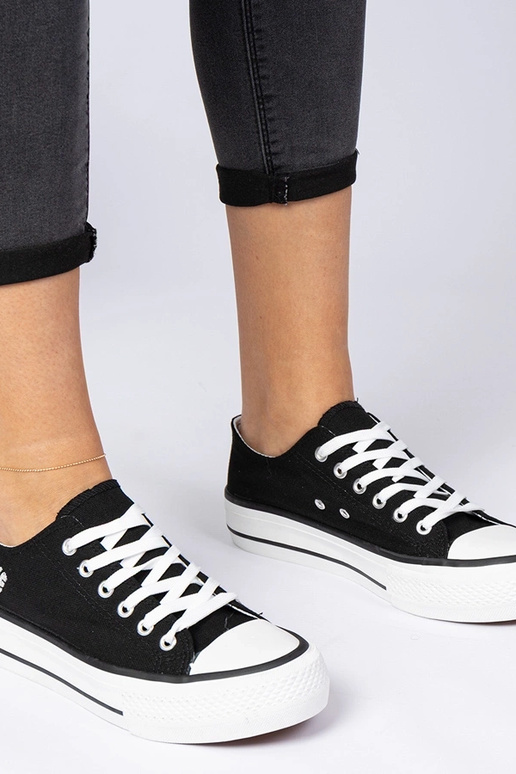 Baskets classiques noires pour femmes... Baskets classiques noires pour femmes...