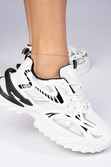 Witte sportieve sneakers op... 2