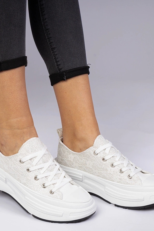 Weiße Damen-Sneakers mit Spitze Katerin Weiße Damen-Sneakers mit Spitze Katerin