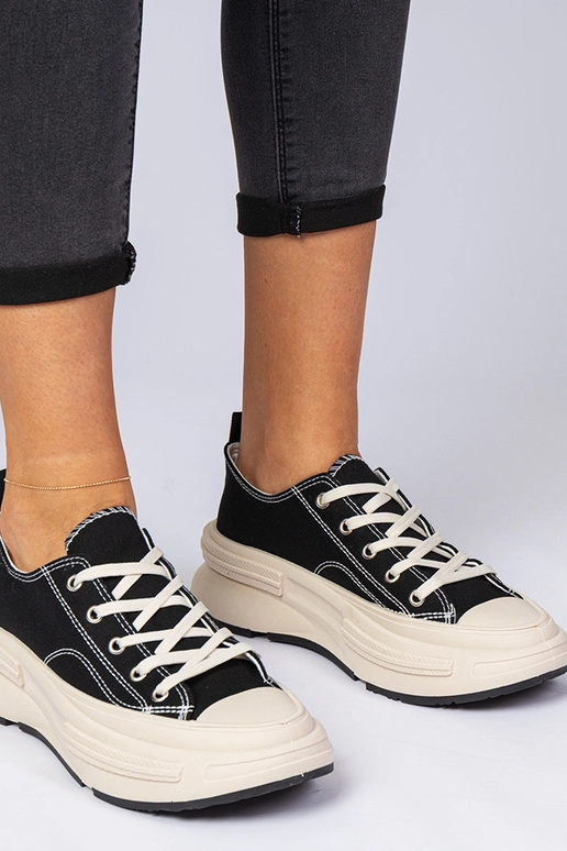 Schwarze Damen-Sneakers aus Stoff... Schwarze Damen-Sneakers aus Stoff...