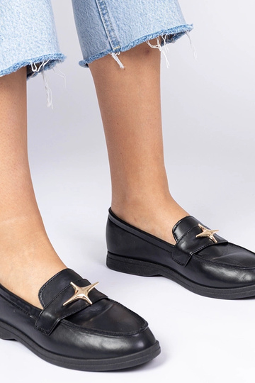 Mocassins pour femmes noirs avec décoration dorée Senna