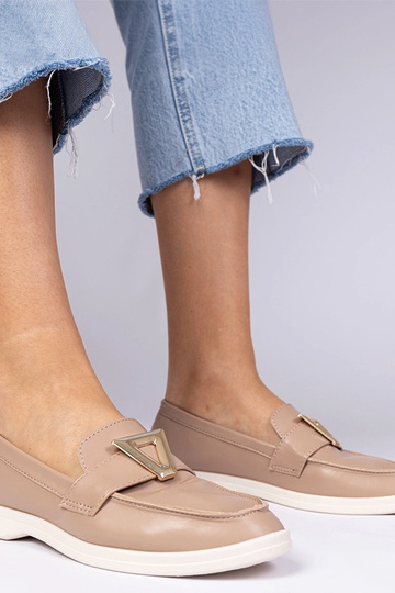 Donkerbeige dames mocassins met elegante versiering Viletta