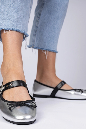 Silberne Damenballetschuhe...