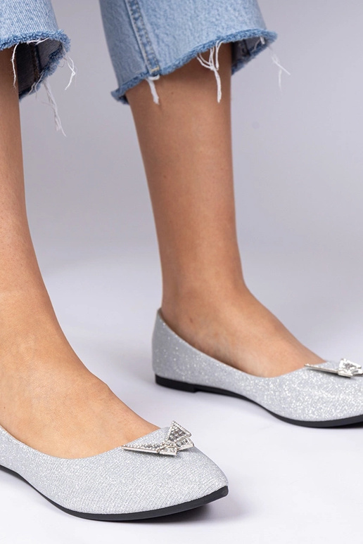 Zilveren damesbalerina's met glitter... Zilveren damesbalerina's met glitter...