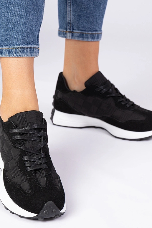 Zwarte sportieve sneakers voor dames... Zwarte sportieve sneakers voor dames...