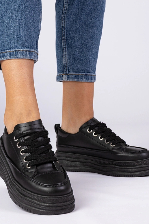 Zwarte dames sneakers met hoge zool... Zwarte dames sneakers met hoge zool...