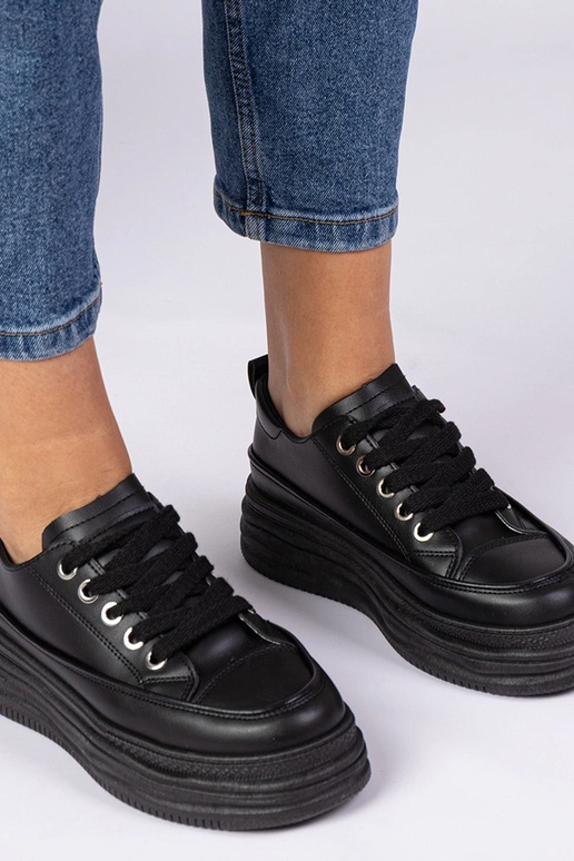 Zwarte dames sneakers met hoge zool... Zwarte dames sneakers met hoge zool...