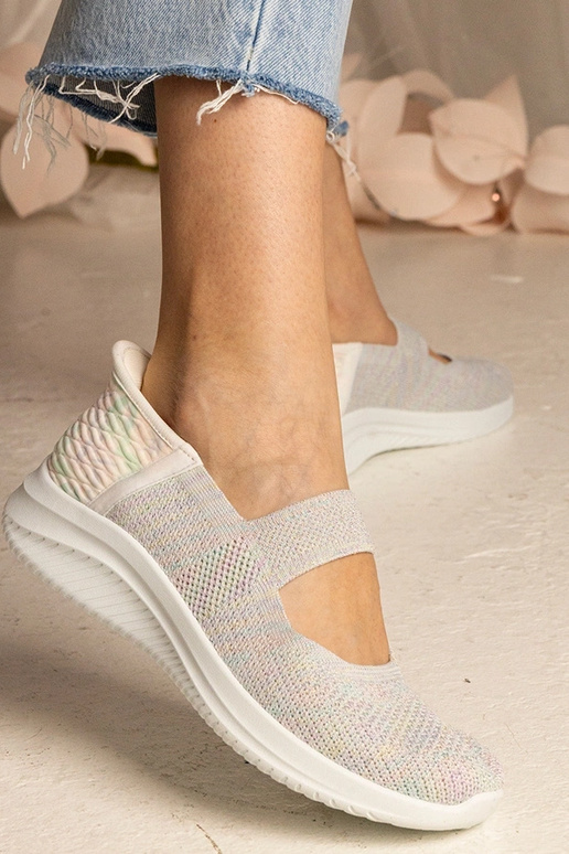 Bunte Turnschuhe mit geprägter Sohle... Bunte Turnschuhe mit geprägter Sohle...