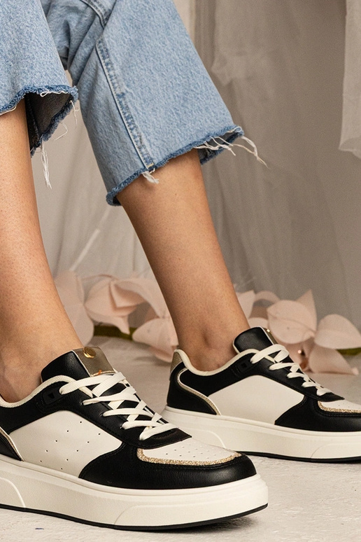 Baskets noires pour femmes avec... Baskets noires pour femmes avec...