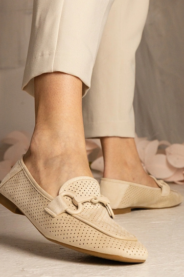 Mocassins aérés pour femmes avec décoration beige Mensory