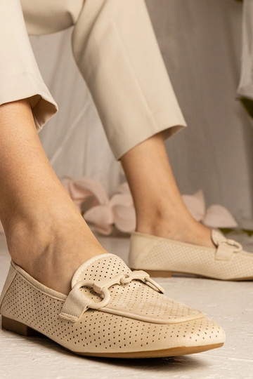 Beige dames ażurowe mokasijnen met versiering Mensory 2