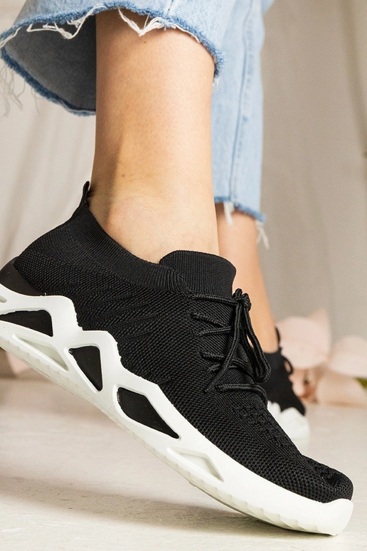 Zwarte sneakers met sok-achtige... Zwarte sneakers met sok-achtige...