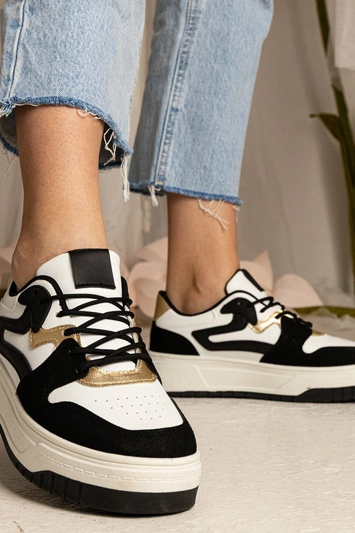 Baskets noires sportives pour femmes... Baskets noires sportives pour femmes...