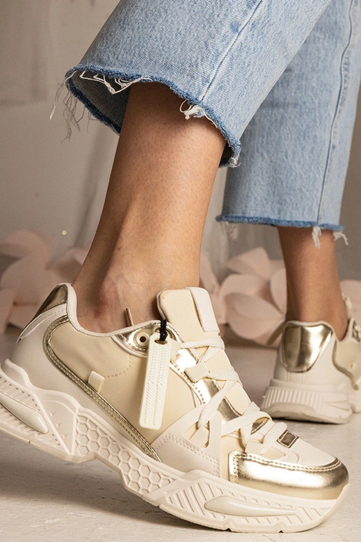 Beige Damen-Sneakers mit dicker Sohle... Beige Damen-Sneakers mit dicker Sohle...