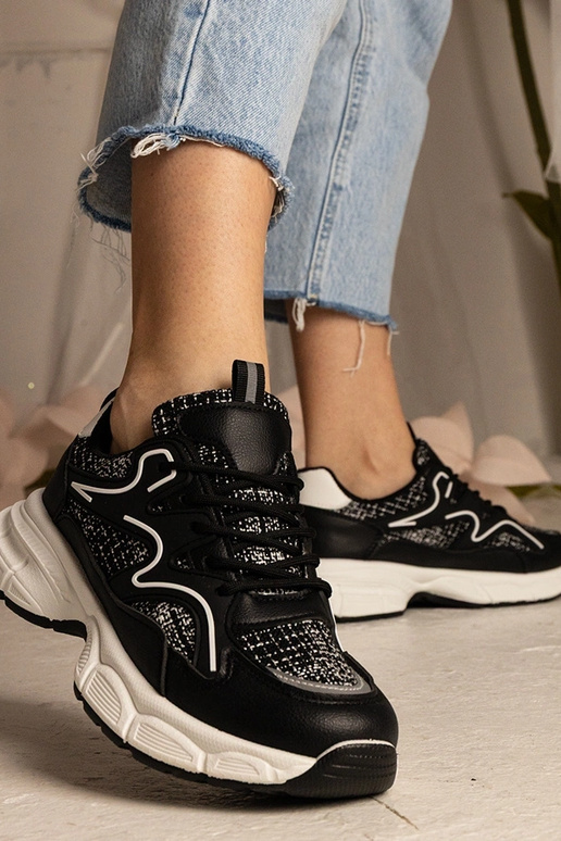 Baskets noires pour femmes sportives... Baskets noires pour femmes sportives...