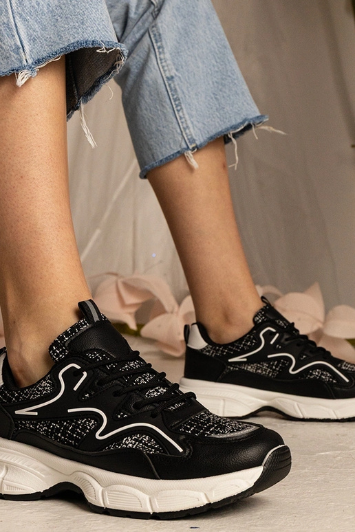 Baskets noires pour femmes sportives... Baskets noires pour femmes sportives...