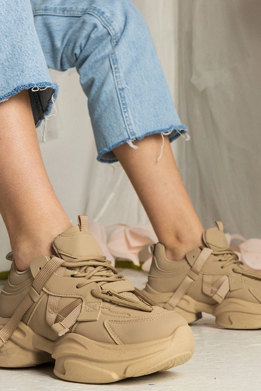 Bruine dames sneakers massief... Bruine dames sneakers massief...