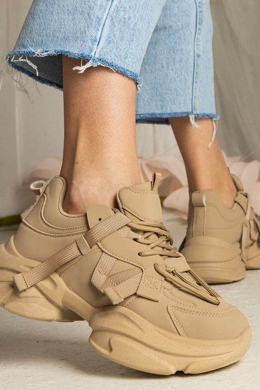 Bruine dames sneakers massief... Bruine dames sneakers massief...