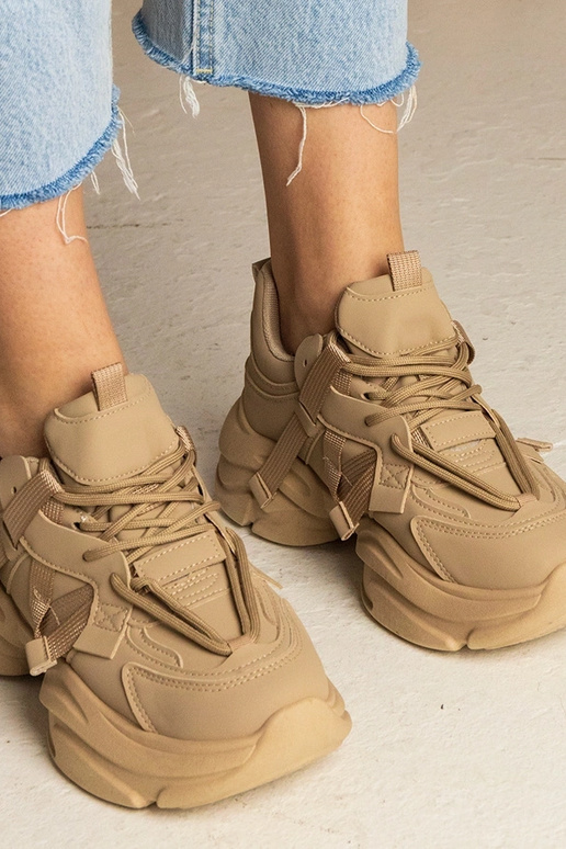 Bruine dames sneakers massief... Bruine dames sneakers massief...