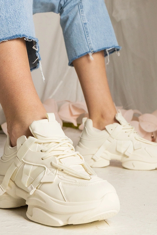 Beige dames sneakers massief sportief... Beige dames sneakers massief sportief...