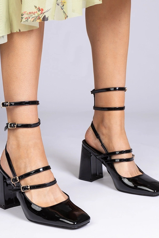 Zwarte lakleren pumps op blokhak Ferida