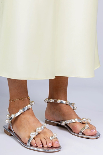 Zilveren dames-sandalen...