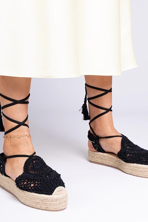 Zwarte gevlochten dames espadrilles... Zwarte gevlochten dames espadrilles...