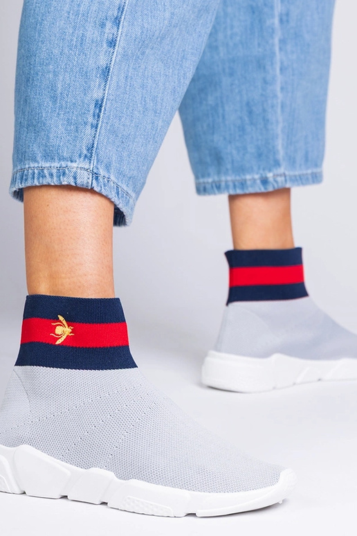 Baskets sportives grises pour femmes... Baskets sportives grises pour femmes...