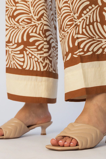 Chaussons sable à petit...